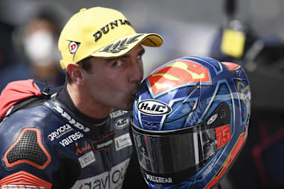 Zwei Wochen nach der Verletzung fuhr Albert Arenas mit Superman-Helm zum Spielberg-Sieg