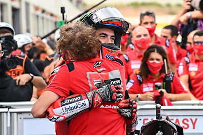 Jubel bei Ducati: Pole für Pecco Bagnaia