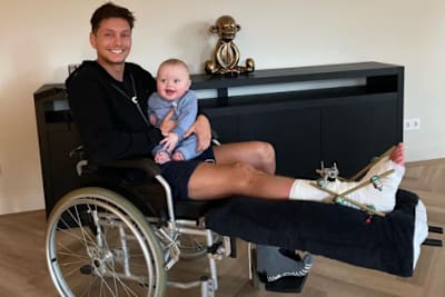 Michael van der Mark mit Sohn Mason