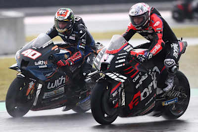 Spannende Fights: Darryn Binder (40) gegen Aleix Espargaró (41)