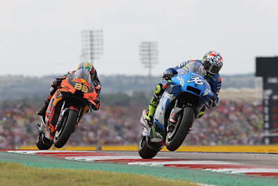 Harte Fights: Joan Mir (36) vor Brad Binder