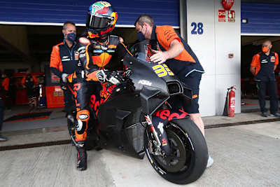 Brad Binder mit dem 2022-Prototyp von KTM in Jerez