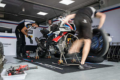 Für 2022 wird der Motor der M1000RR markant verbessert