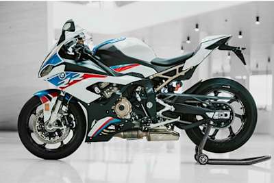 Kann mit WP-Komponenten bestückt werden: das BMW Superbike