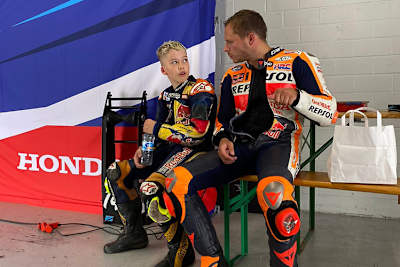 Die talentierten Jungs schauen zum MotoGP-Fahrer auf