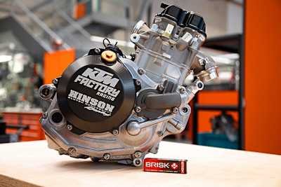 Die KTM-Werksteams werden mit Brisk Zündkerzen ausgestattet