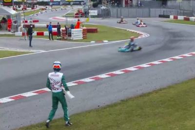 Luca Corberi schmeißt die Frontschürze seines Karts auf die Strecke