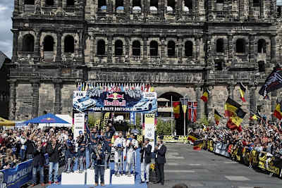 Das Siegerpodium 2014 vor der Porta Nigra
