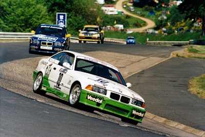 Der legendäre Eifelblitz: Ein BMW M3 auf der Nordschleife