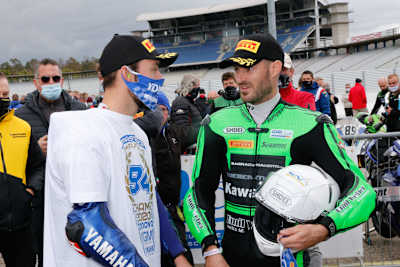 Valentin Debise (re.) im Plausch mit Jonas Folger