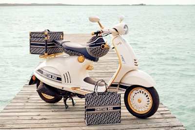 Vespa 946 Christian Dior samt passender Kollektion: Symbole des Aufbruchs zu neuen Horizonten