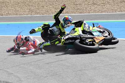 Dixon nimmt Aldeguer in der letzten Kurve in Jerez aus dem Rennen