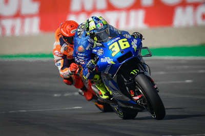 Joan Mir dicht gefolgt von Marc Márquez