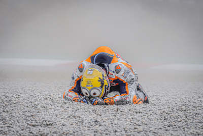 Pol Espargaró im Kiesbett des Circuit de Barcelona-Catalunya