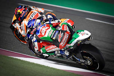 Vor dem Crash: Alex Márquez im Zweikampf mit Honda-Kollege Stefan Bradl