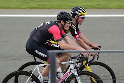 Aleix Espargaró gibt gerne auch ohne Motor auf zwei Rädern Gas