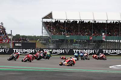 Pol Espargaró stprmte nach dem Start an die Spitze