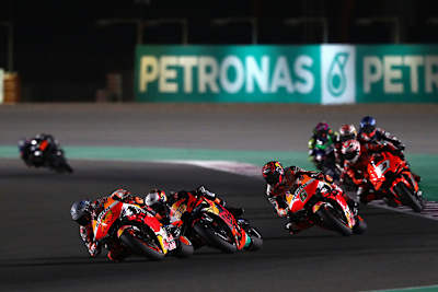 Starke Fights: Pol Espargaró (44) vor Bunder (33), Bradl (6) und Lecuona 