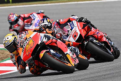 Heftige Fights schon in den freien Trainings: Pol Espargaró vor Johann Zarco und Jorge Martin