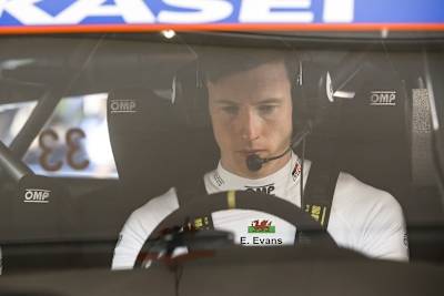 Elfyn Evans liegt im Titelrennen vorne