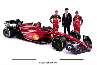 Mattia Binotto mit seinen Piloten Charles Leclerc und Carlos Sainz