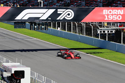 Sebastian Vettel mit seinem Ferrari bei den Formel-1-Wintertests im Februar