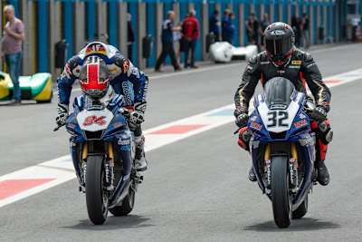 Marc Moser (re.) mit Teamkollege Jonas Folger