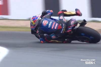 Toprak Razgatlioglu fing den Sturz mit Knie und Ellbogen ab