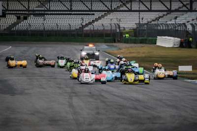 Die IDM Seitenwagen fahren in Oschersleben ihre letzten beiden Läufe