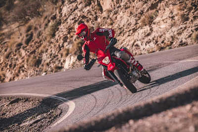 GASGAS SM 700: Leichte Supermoto, voll strassentauglich
