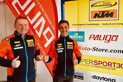 Teamchef Carsten Freudenberg mit Dirk Geiger (re.)