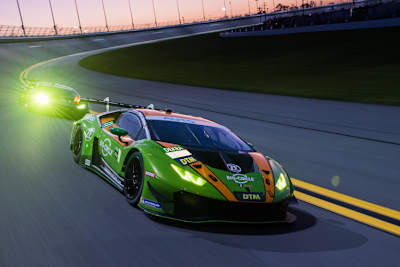 GRT startet 2022 mit vier Lambos