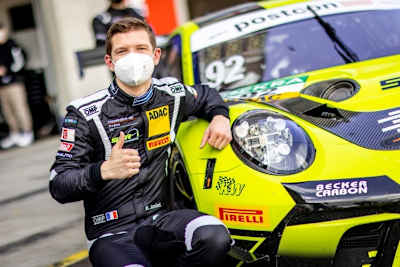 Mathieu Jaminet neben dem Porsche 911 GT3 R von SSR Performance