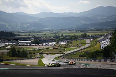 Der Red Bull Ring bietet für die Boliden das ADAC GT Masters immer eine Traumkulisse