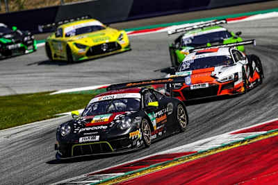 Porsche 911 GT3 R vor Audi R8 LMS im ADAC GT Masters