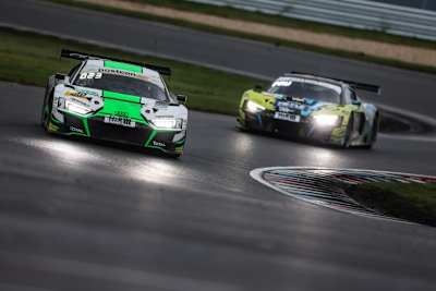 Vorn in Grün: Der Audi R8 LMS vom Team WRT auf dem Lausitzring