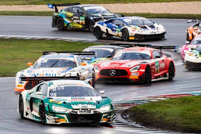 Die GT3-Rennwagen, wie hier der Audi R8 LMS von Land-Motorsport, bieten im ADAC GT Masters immer ein super Spektakel