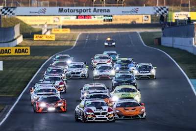  Saisonstart der ADAC GT4 Germany ist 2021 in der Motorsport Arena Oschersleben 