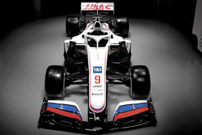 Das Haas-Design erinnert an die russische Flagge