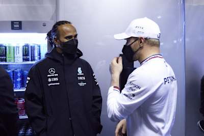 Lewis Hamilton und Valtteri Bottas haben immer noch Mühe, die Reifen auf Temperatur zu bringen