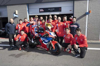 Die Honda-Fahrer prangern das Chassis der neuen Fireblade an