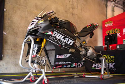 Diese Ducati Panigale V4R wird Loris Baz fahren