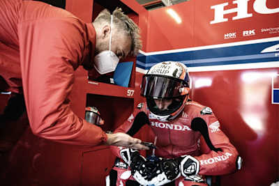 Honda-Teammanager Leon Camier (li.) mit Iker Lecuona