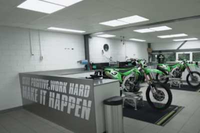 Das Kawasaki-Werksteam in Schijndel