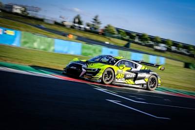 Der neue BMW M4 GT4 auf der Nordschleife