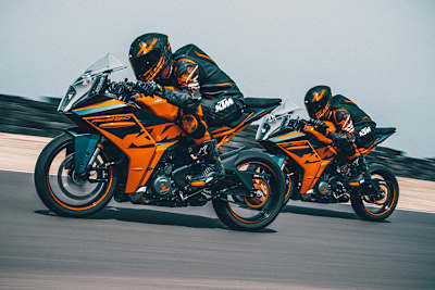 Der KTM 1290 SUPER ADVENTURE liegt jedes Terrain
