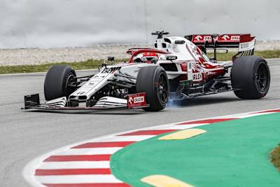 Robert Kubica beim Testen der 2022er Niederquerschnittreifen