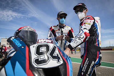 Jonas Folger (li.) mit Eugene Laverty