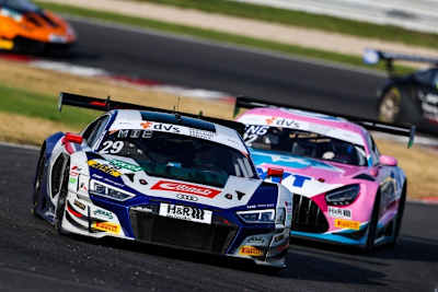 Der Audi R8 LMS der Tabellenführer Ricardo Feller und Christopher Mies