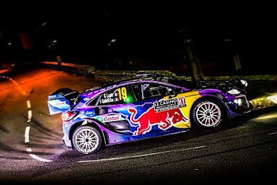 Am Ford Puma von Sébastien Loeb leuchtet es grün umd damit okay